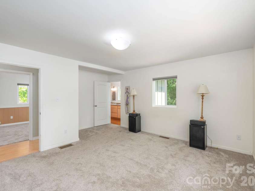 155 Old Starnes Cove Road, Asheville, NC 28806.  MLS# CAR4376505, YatesRealty ID 22467. 