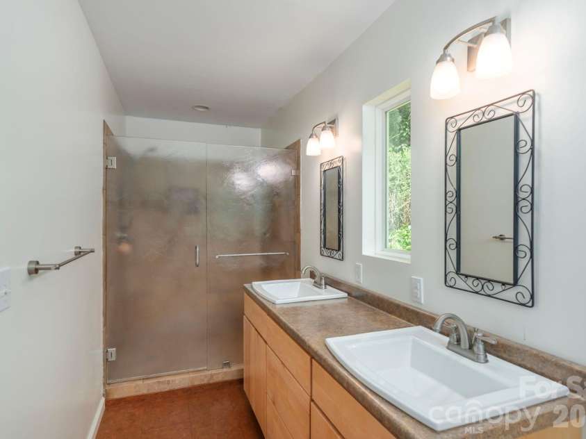 155 Old Starnes Cove Road, Asheville, NC 28806.  MLS# CAR4376505, YatesRealty ID 22467. 