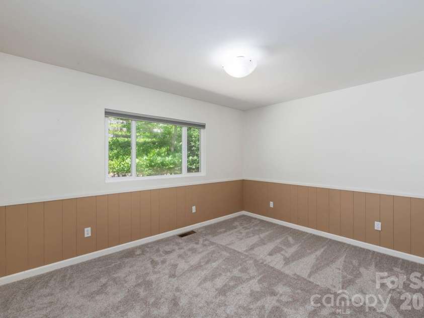155 Old Starnes Cove Road, Asheville, NC 28806.  MLS# CAR4376505, YatesRealty ID 22467. 
