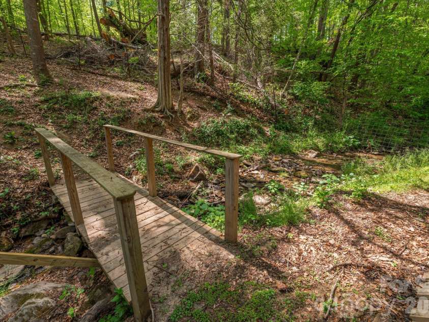 155 Old Starnes Cove Road, Asheville, NC 28806.  MLS# CAR4376505, YatesRealty ID 22467. 