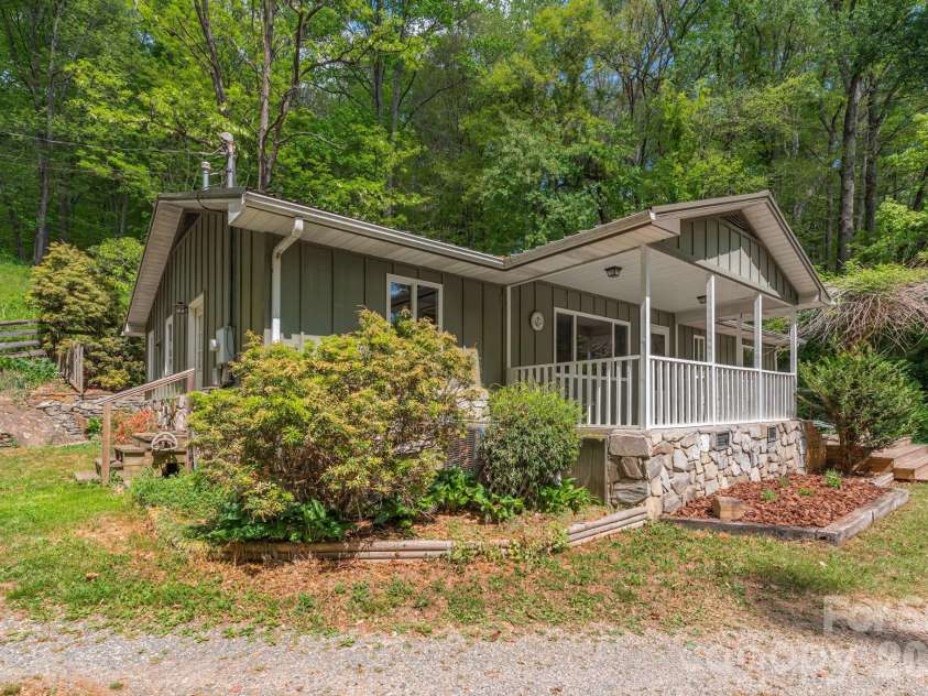 155 Old Starnes Cove Road, Asheville, NC 28806.  MLS# CAR4376505, YatesRealty ID 22467. 