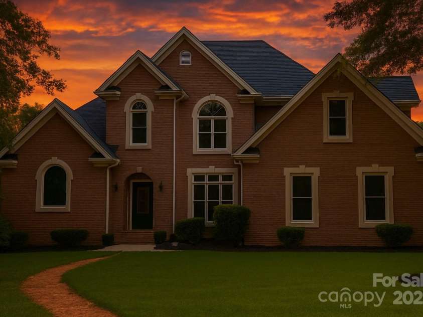 3011 McKee Road, Charlotte, NC 28270.  MLS# CAR4306223, YatesRealty ID 22468. 