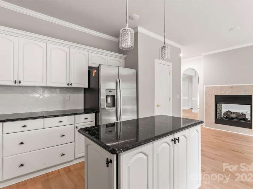 3011 McKee Road, Charlotte, NC 28270.  MLS# CAR4306223, YatesRealty ID 22468. 