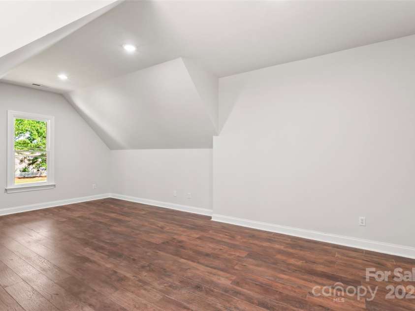 3011 McKee Road, Charlotte, NC 28270.  MLS# CAR4306223, YatesRealty ID 22468. 
