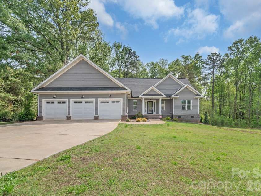 4574 Old Hickory Road, Lancaster, SC 29720.  MLS# CAR4365225, YatesRealty ID 22468. 