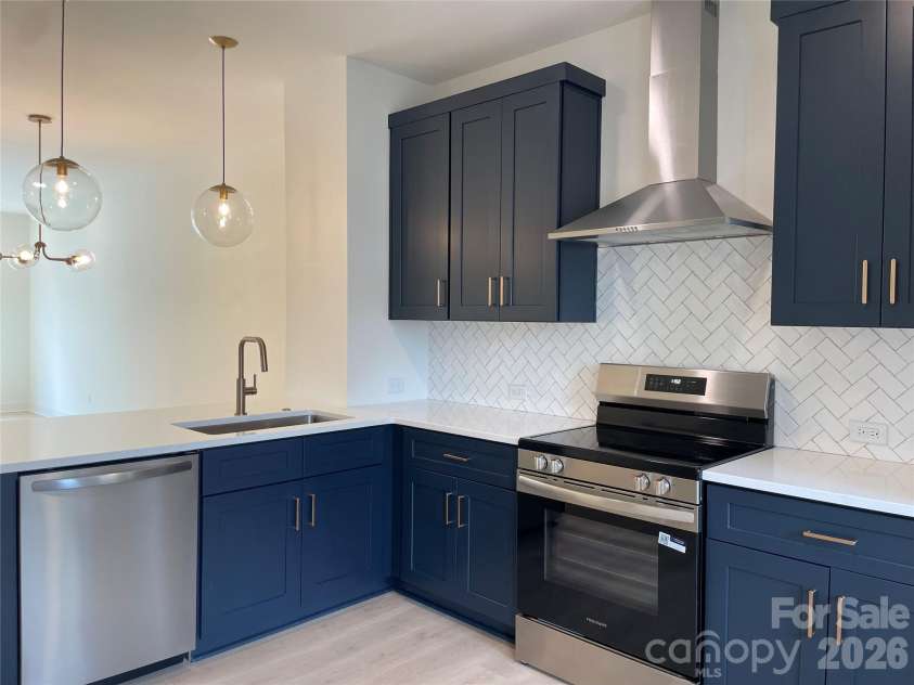 3031 Casting Street, Charlotte, NC 28206.  MLS# CAR4371624, YatesRealty ID 22469. 