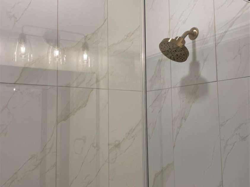 3031 Casting Street, Charlotte, NC 28206.  MLS# CAR4371624, YatesRealty ID 22469. Primary Bathroom - Tile to Ceiling