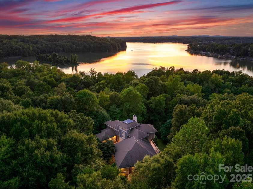10310 Wildlife Road, Charlotte, NC 28278.  MLS# CAR4297337, YatesRealty ID 2247. 