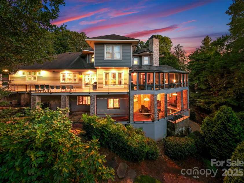 10310 Wildlife Road, Charlotte, NC 28278.  MLS# CAR4297337, YatesRealty ID 2247. 