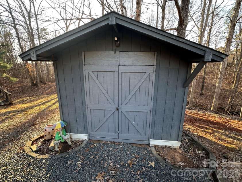 121 Sparrow Lane, New London, NC 28127.  MLS# CAR4335791, YatesRealty ID 2247. 