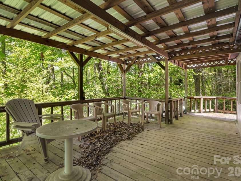 101 Serenity Lane, Clyde, NC 28721.  MLS# CAR4377729, YatesRealty ID 22471. 