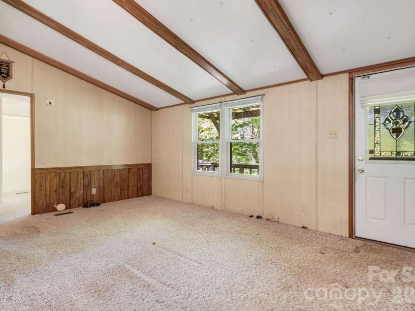 101 Serenity Lane, Clyde, NC 28721.  MLS# CAR4377729, YatesRealty ID 22471. 