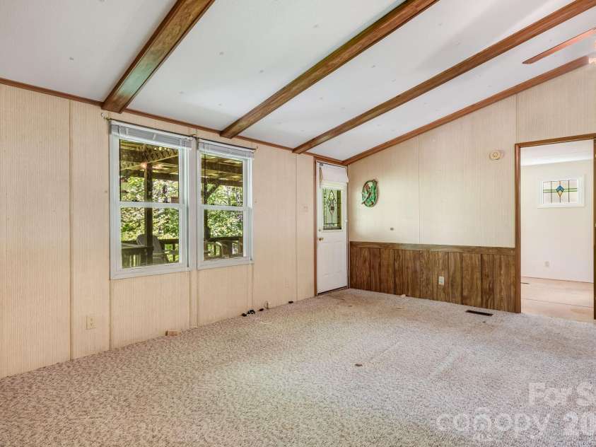 101 Serenity Lane, Clyde, NC 28721.  MLS# CAR4377729, YatesRealty ID 22471. 