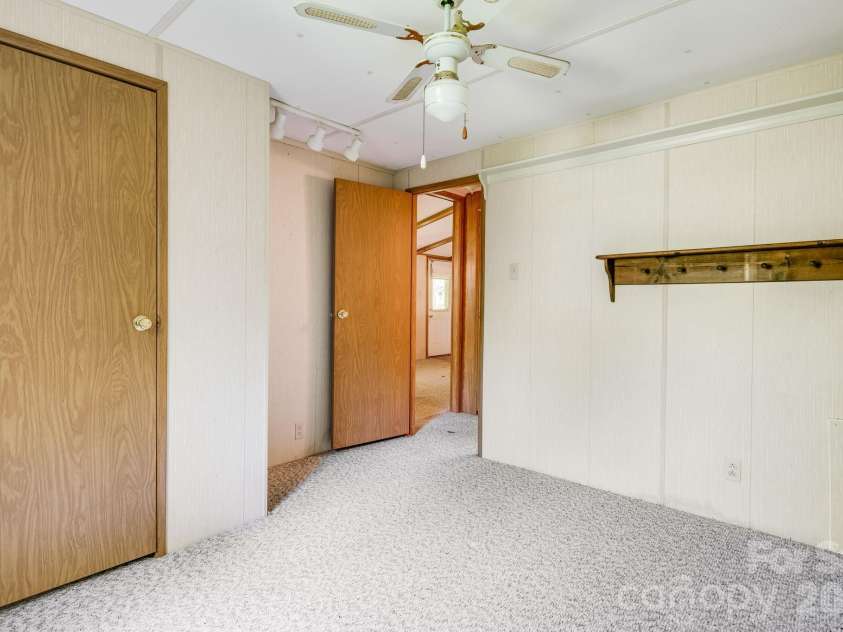 101 Serenity Lane, Clyde, NC 28721.  MLS# CAR4377729, YatesRealty ID 22471. 