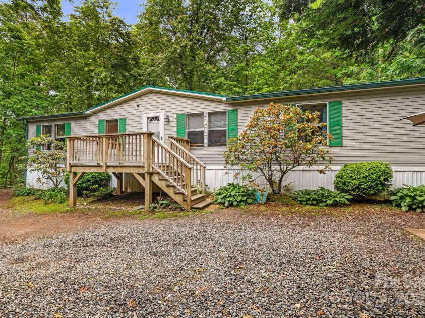 15 Robin Lane, Asheville, NC 28806.  MLS# CAR4254929, YatesRealty ID 22472. Front of home