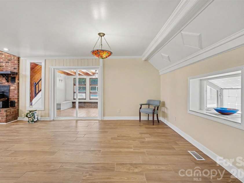 21021 Entrada Drive, Cornelius, NC 28031.  MLS# CAR4394274, YatesRealty ID 22472. 