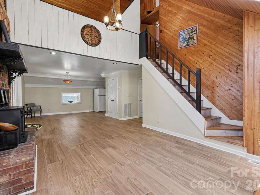 21021 Entrada Drive, Cornelius, NC 28031.  MLS# CAR4394274, YatesRealty ID 22472. 