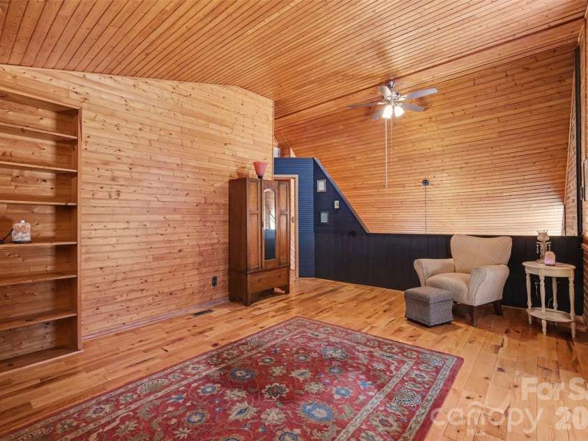 21021 Entrada Drive, Cornelius, NC 28031.  MLS# CAR4394274, YatesRealty ID 22472. 