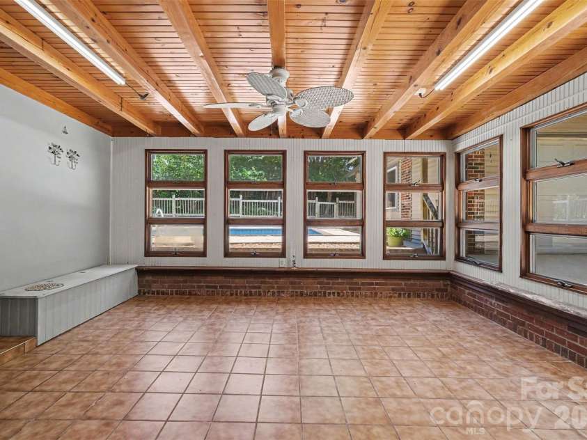 21021 Entrada Drive, Cornelius, NC 28031.  MLS# CAR4394274, YatesRealty ID 22472. 
