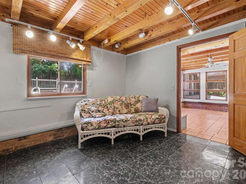21021 Entrada Drive, Cornelius, NC 28031.  MLS# CAR4394274, YatesRealty ID 22472. 