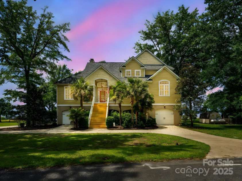 2592 Singleton Creek Road, Liberty Hill, SC 29074.  MLS# CAR4269695, YatesRealty ID 22473. 