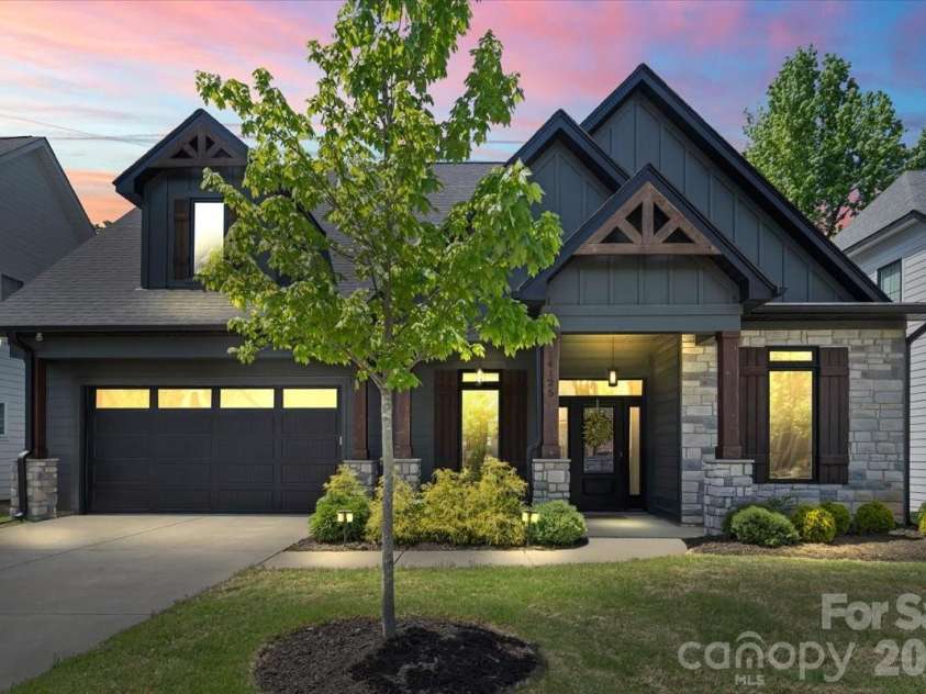 14125 Shelburne Village Drive, Charlotte, NC 28278.  MLS# CAR4371867, YatesRealty ID 22474. 