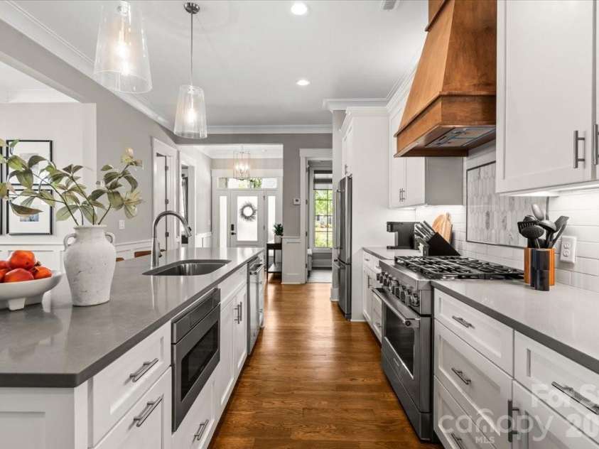 14125 Shelburne Village Drive, Charlotte, NC 28278.  MLS# CAR4371867, YatesRealty ID 22474. 