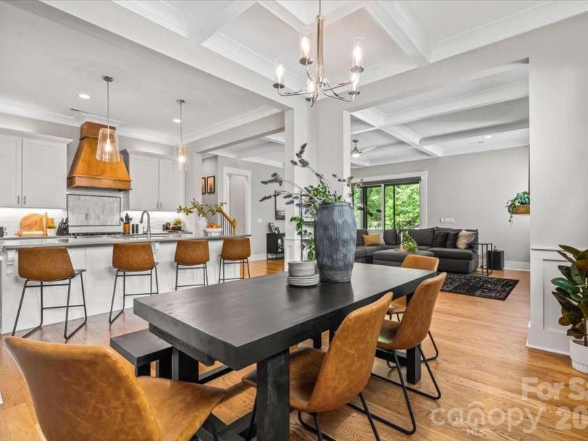 14125 Shelburne Village Drive, Charlotte, NC 28278.  MLS# CAR4371867, YatesRealty ID 22474. 