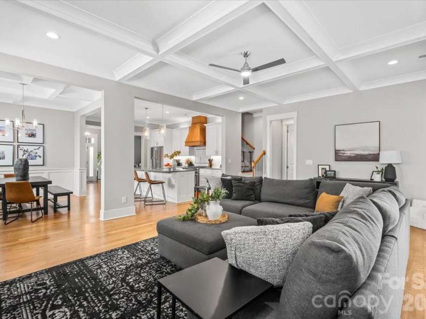 14125 Shelburne Village Drive, Charlotte, NC 28278.  MLS# CAR4371867, YatesRealty ID 22474. 