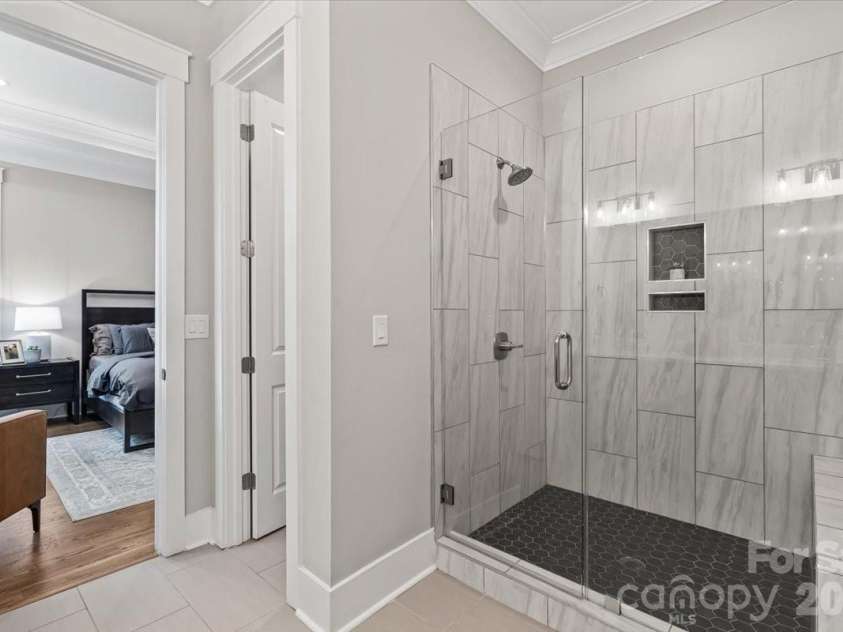 14125 Shelburne Village Drive, Charlotte, NC 28278.  MLS# CAR4371867, YatesRealty ID 22474. 