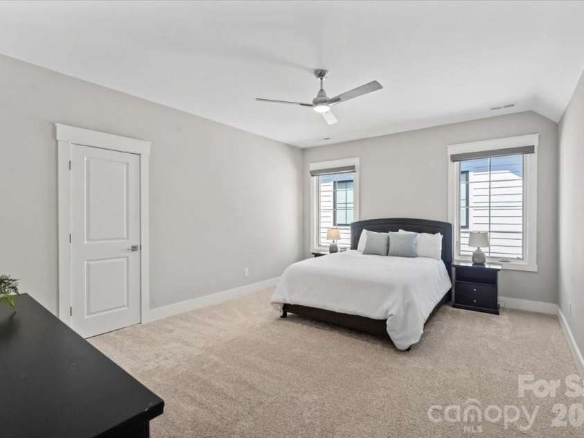 14125 Shelburne Village Drive, Charlotte, NC 28278.  MLS# CAR4371867, YatesRealty ID 22474. 