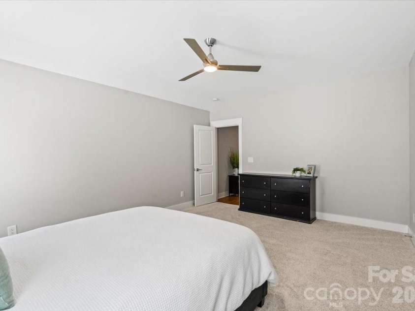 14125 Shelburne Village Drive, Charlotte, NC 28278.  MLS# CAR4371867, YatesRealty ID 22474. 
