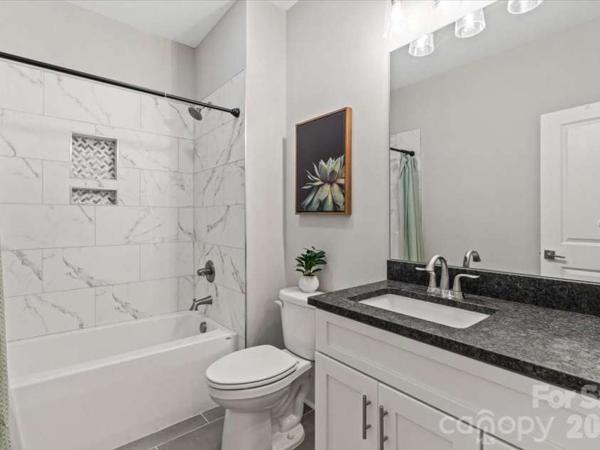 14125 Shelburne Village Drive, Charlotte, NC 28278.  MLS# CAR4371867, YatesRealty ID 22474. 