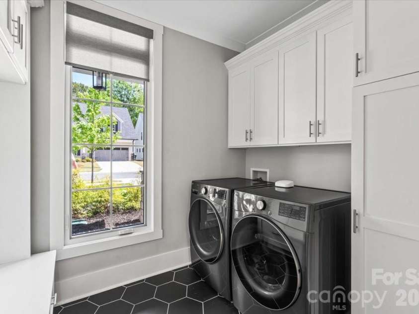 14125 Shelburne Village Drive, Charlotte, NC 28278.  MLS# CAR4371867, YatesRealty ID 22474. 