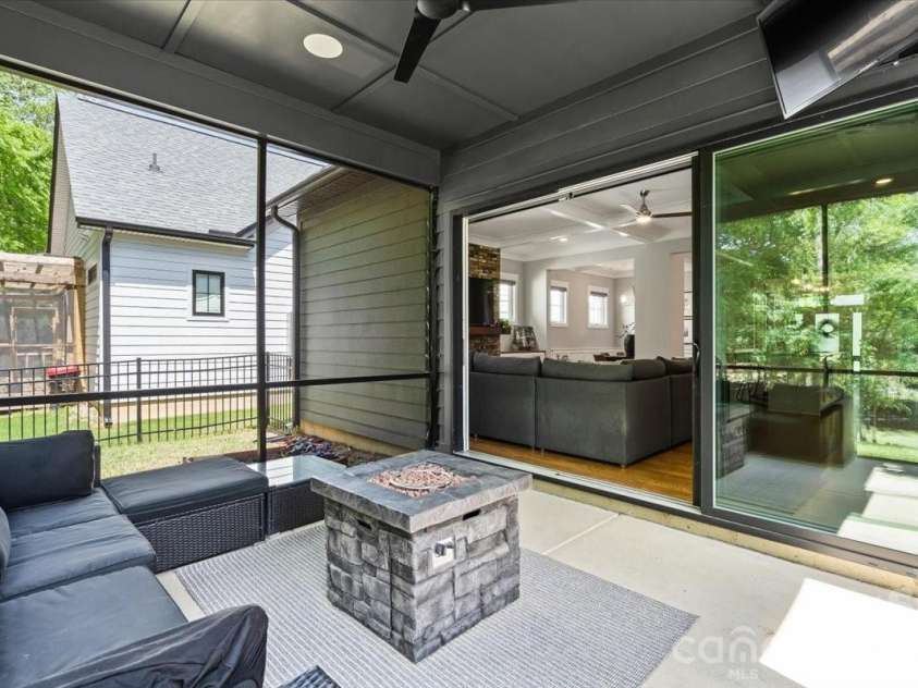 14125 Shelburne Village Drive, Charlotte, NC 28278.  MLS# CAR4371867, YatesRealty ID 22474. 