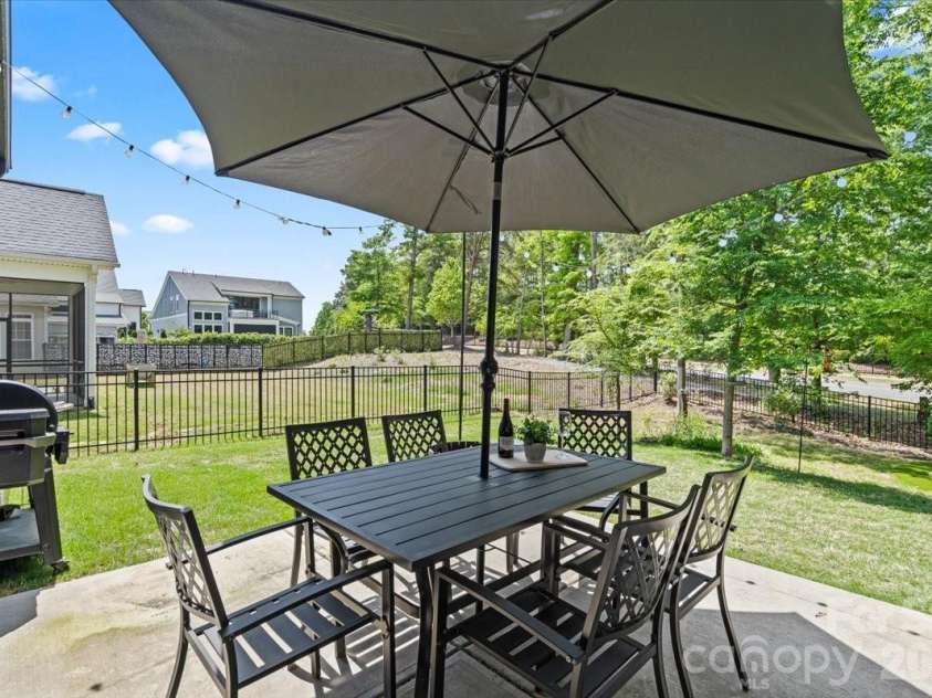 14125 Shelburne Village Drive, Charlotte, NC 28278.  MLS# CAR4371867, YatesRealty ID 22474. 