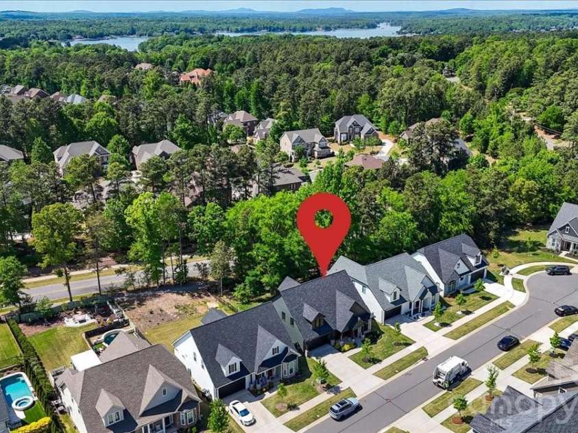 14125 Shelburne Village Drive, Charlotte, NC 28278.  MLS# CAR4371867, YatesRealty ID 22474. 