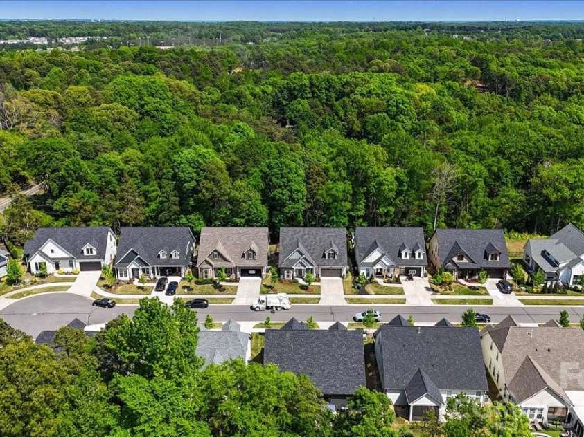 14125 Shelburne Village Drive, Charlotte, NC 28278.  MLS# CAR4371867, YatesRealty ID 22474. 
