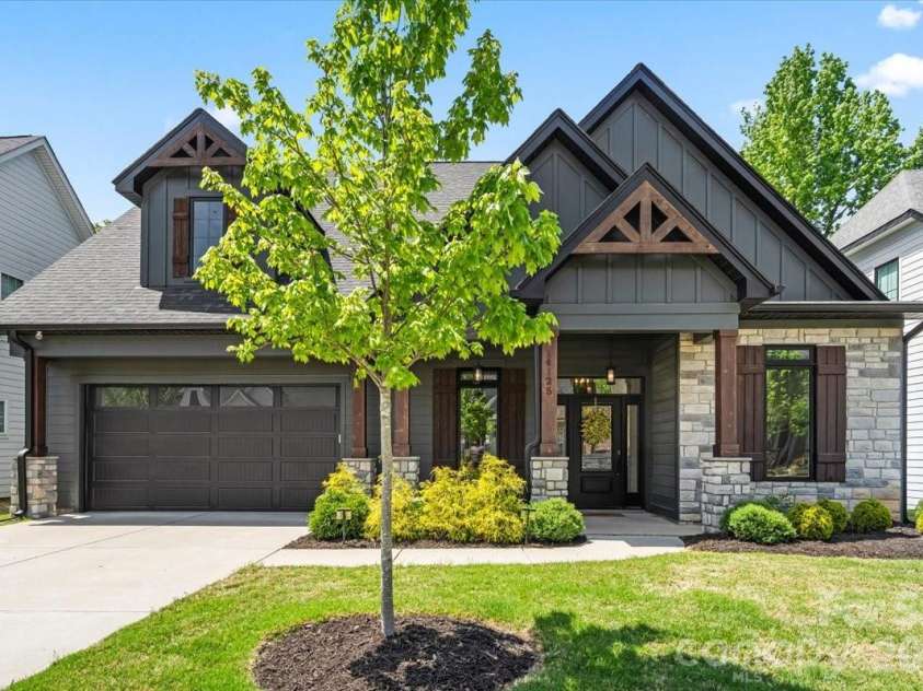 14125 Shelburne Village Drive, Charlotte, NC 28278.  MLS# CAR4371867, YatesRealty ID 22474. 