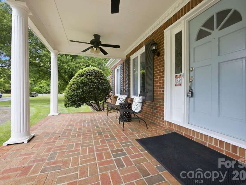 1215 Hillside Drive, Gastonia, NC 28052.  MLS# CAR4369826, YatesRealty ID 22475. 