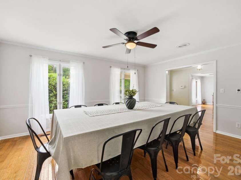 1215 Hillside Drive, Gastonia, NC 28052.  MLS# CAR4369826, YatesRealty ID 22475. 