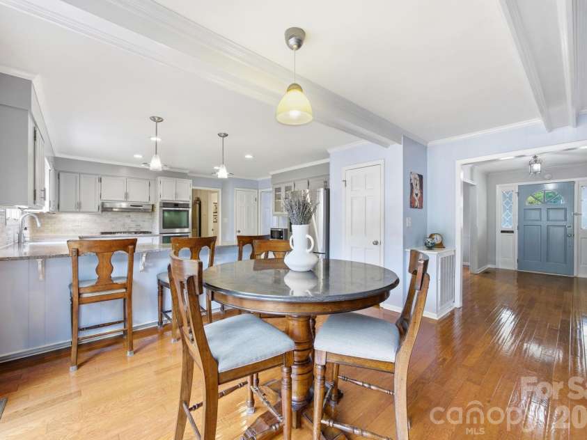 1215 Hillside Drive, Gastonia, NC 28052.  MLS# CAR4369826, YatesRealty ID 22475. 