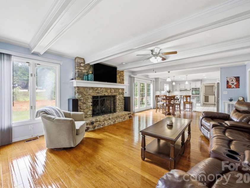 1215 Hillside Drive, Gastonia, NC 28052.  MLS# CAR4369826, YatesRealty ID 22475. 