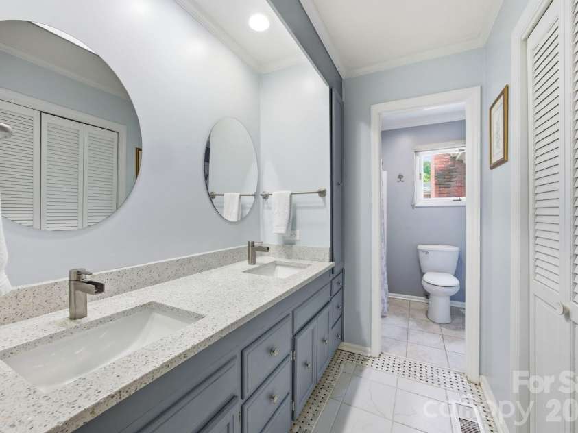 1215 Hillside Drive, Gastonia, NC 28052.  MLS# CAR4369826, YatesRealty ID 22475. 