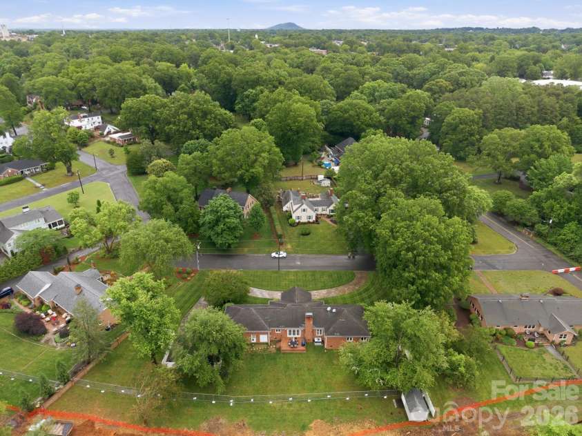 1215 Hillside Drive, Gastonia, NC 28052.  MLS# CAR4369826, YatesRealty ID 22475. 