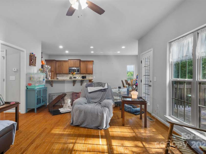 2953 Cameron Village Court, Winston Salem, NC 27103.  MLS# CAR4273768, YatesRealty ID 22475. 