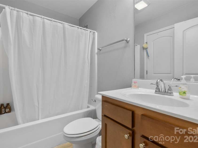 2953 Cameron Village Court, Winston Salem, NC 27103.  MLS# CAR4273768, YatesRealty ID 22475. 