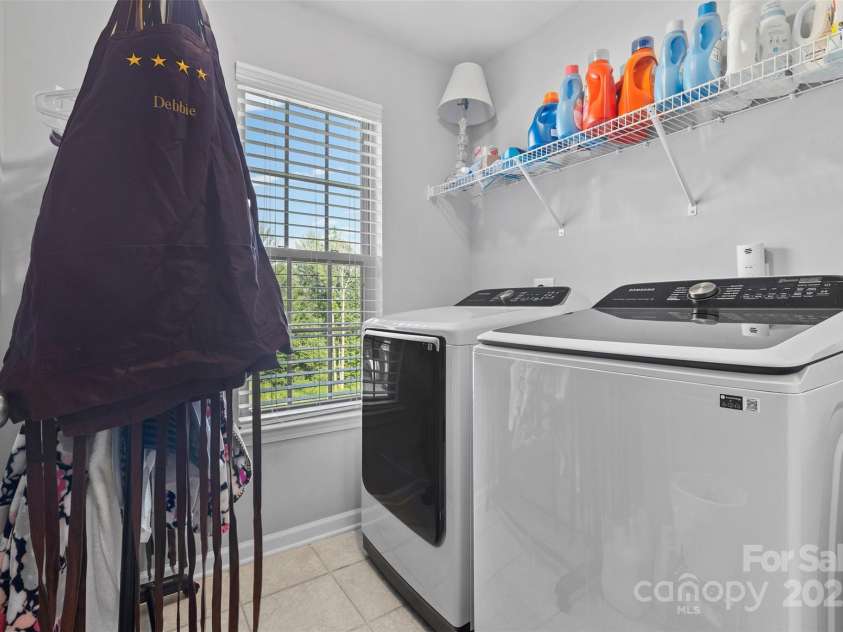 2953 Cameron Village Court, Winston Salem, NC 27103.  MLS# CAR4273768, YatesRealty ID 22475. 