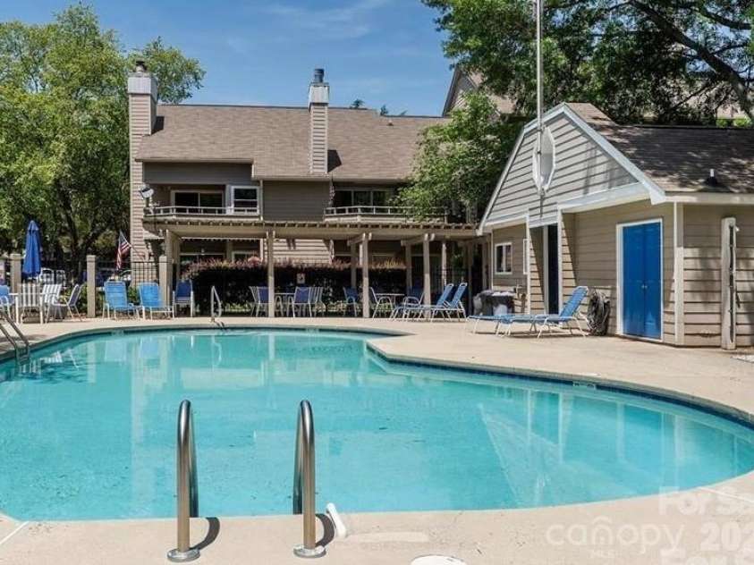 2536 Stradbrook Drive, Charlotte, NC 28210.  MLS# CAR4405093, YatesRealty ID 22476. Community pool area