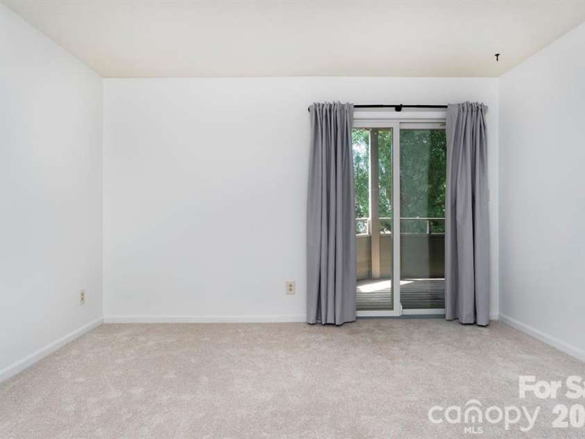 2536 Stradbrook Drive, Charlotte, NC 28210.  MLS# CAR4405093, YatesRealty ID 22476. Primary BR door to deck